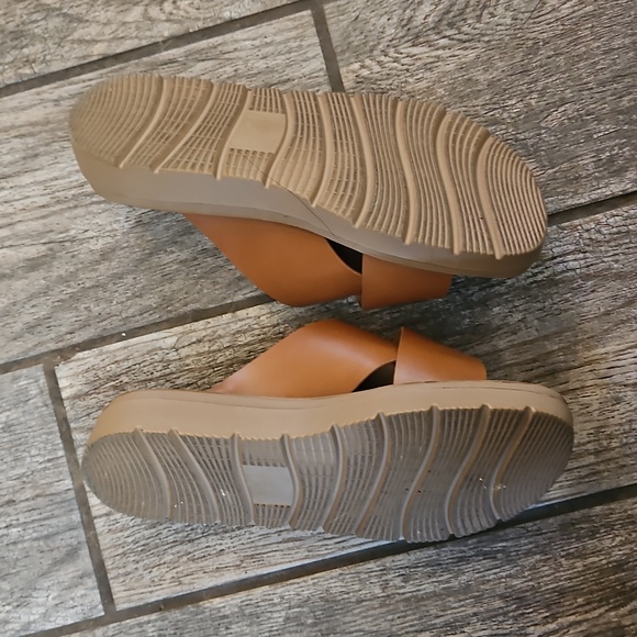 SODA Women's Tan Slide Sandals Size 8.5 - Picture 4 of 6